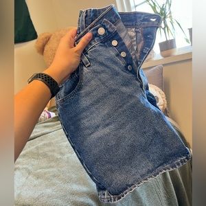 Levi’s womens 501 mid thigh medium indigo